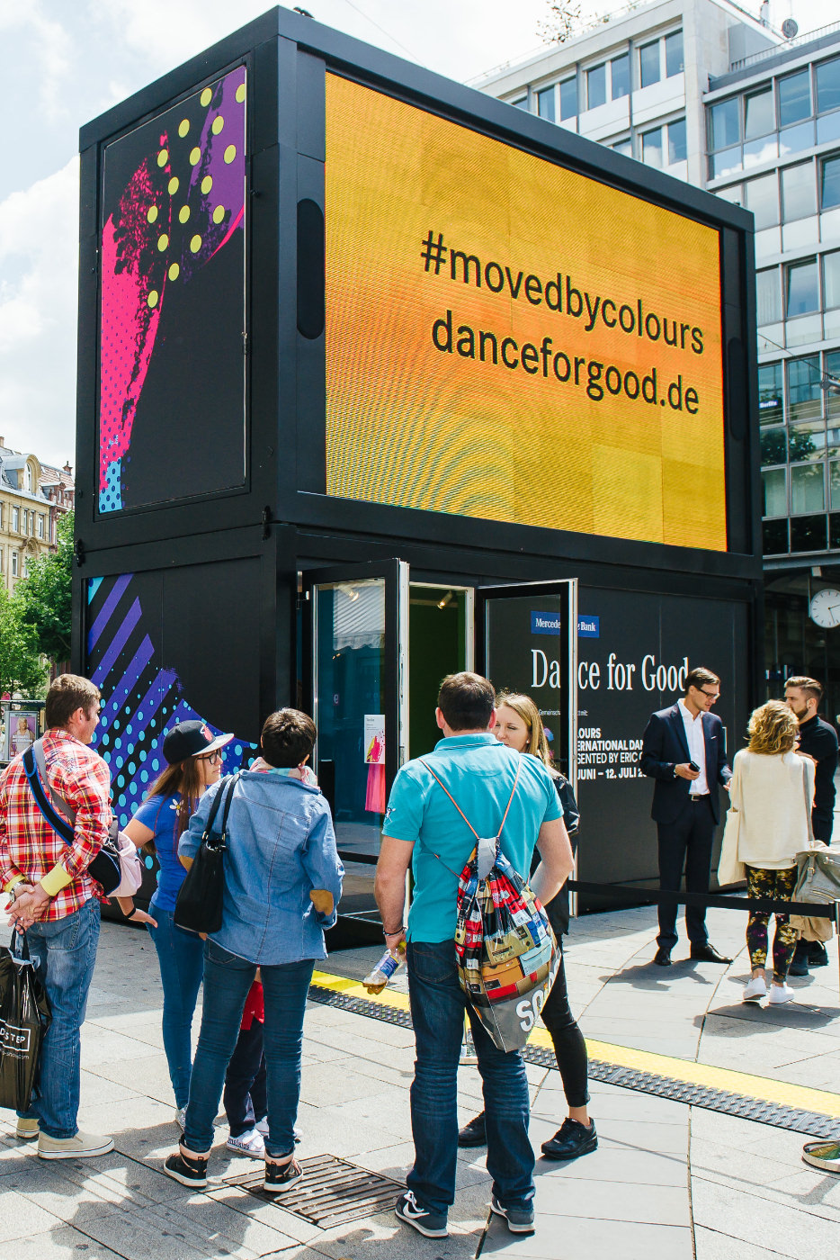Dance for Good Vidibox in der Stuttgarter Innenstadt