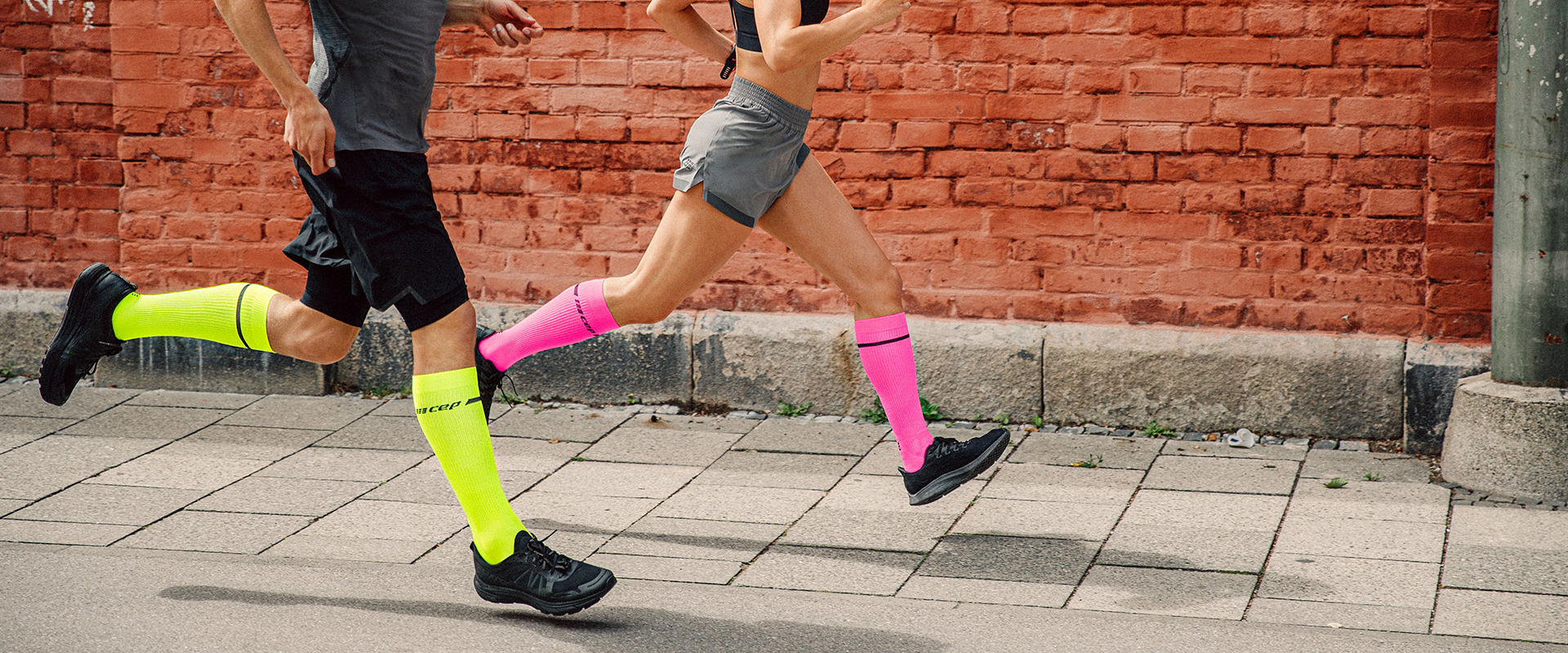 cep-neon-compression_lifestyle_sl